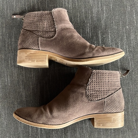 DV by Dolce Vita Brown Suede Ankle Boot Size 9.5 - Picture 4 of 7